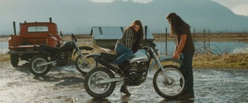 Bella na motorke